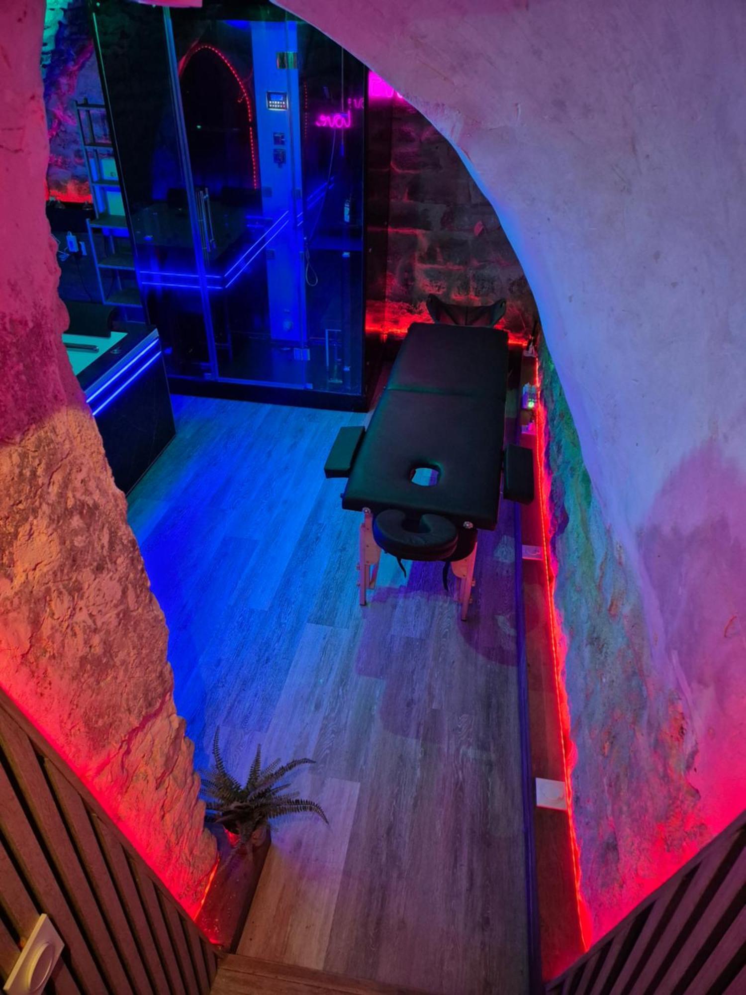 Escapespaparis Love hotel